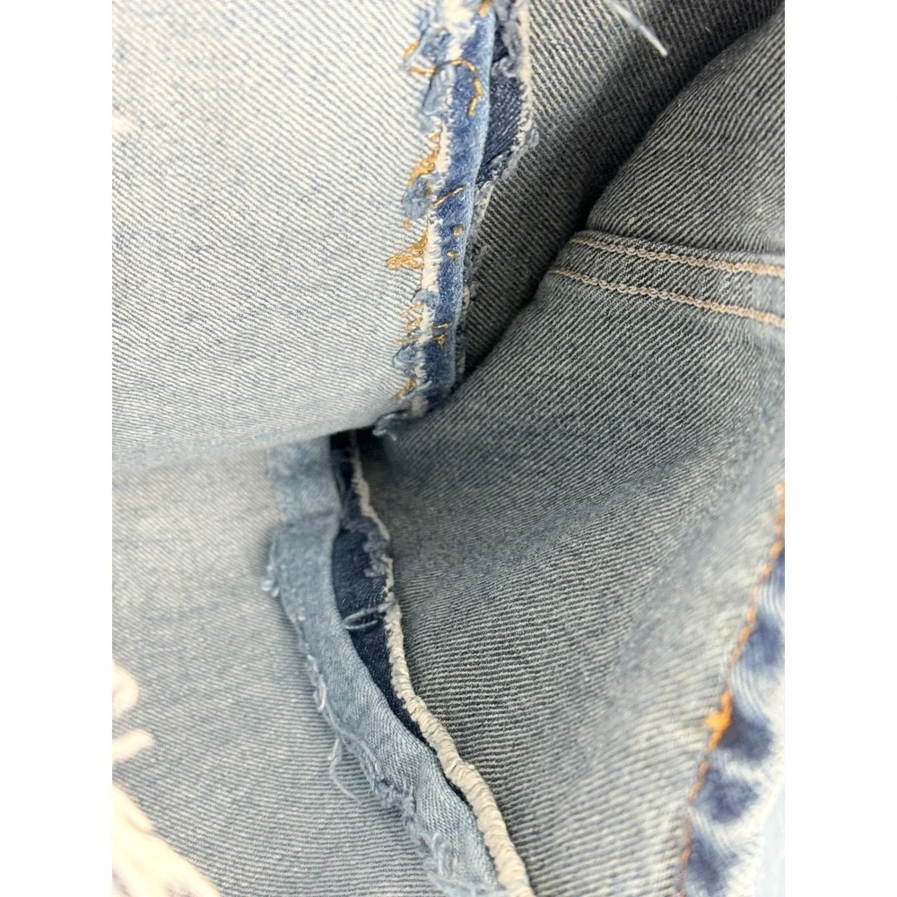 Carhartt some stitching